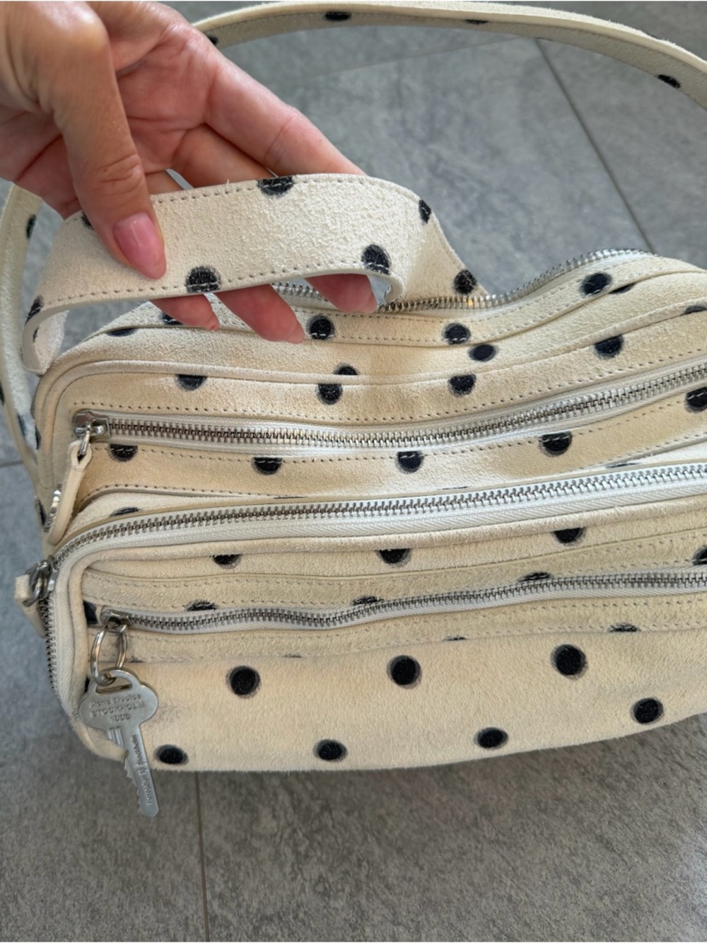 Acne Studios Camero Runway Bag Polka Dot Suede. Limited edition - Picture 7 of 7